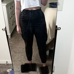 American Eagle cargo joggers